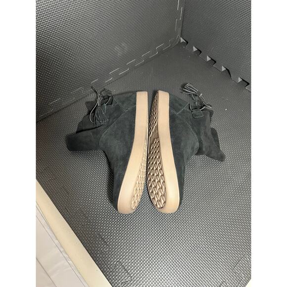 Koolaburra by UGG Skyller Black Boots Suede size 11 Suede Bow Tassel Booties - Picture 3 of 8